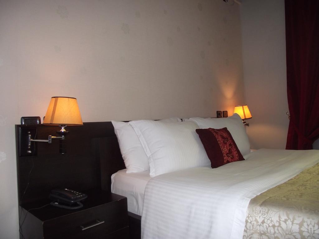 Hotel Eagle 티라나 외부 사진