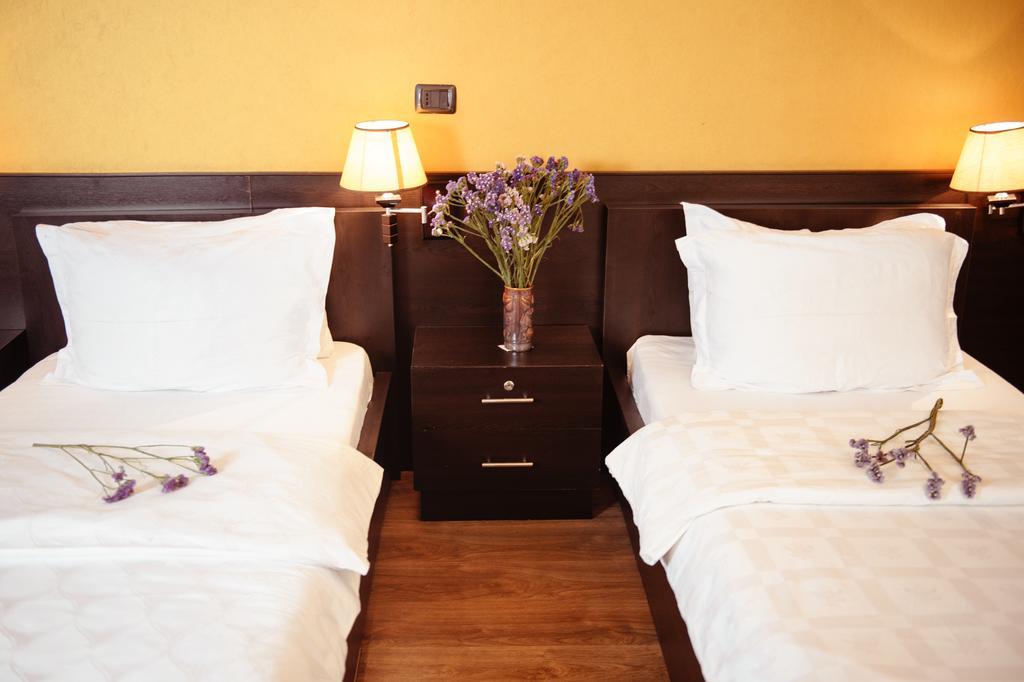 Hotel Eagle 티라나 외부 사진