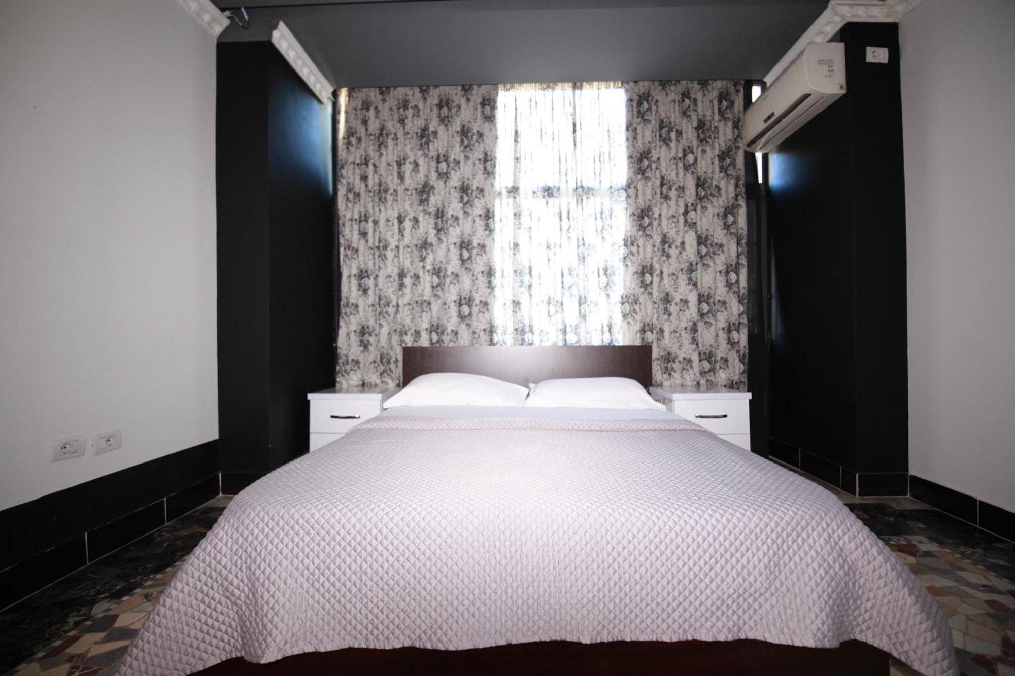 Hotel Eagle 티라나 외부 사진